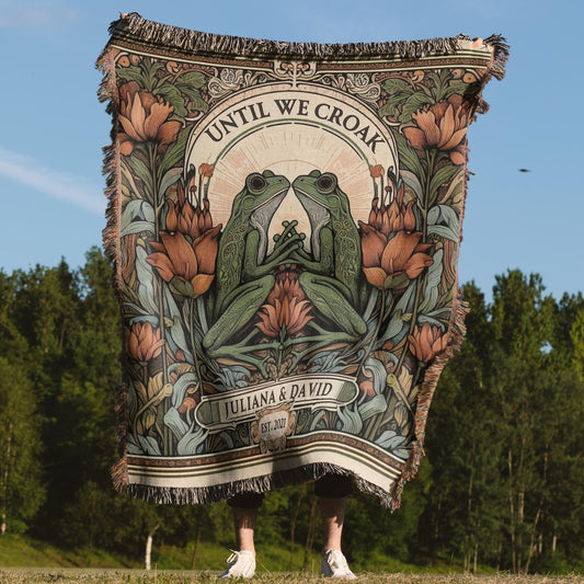 Frog Couple 100% Cotton Woven Blanket, Personalized Anniversary Gift Custom Name Wall Hanging Tapestry, Woodland Cozy Throw, Home Decor Gifts, Cottagecore Wedding Gift For Couple