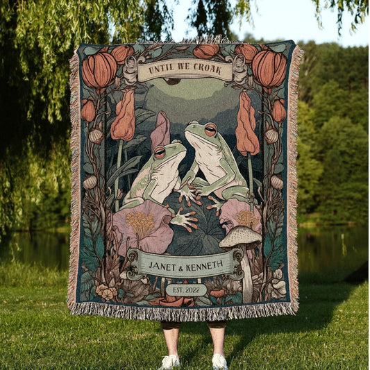 Frog Couple 100% Cotton Woven Blanket, Personalized Anniversary Gift Custom Name Wall Hanging Tapestry, Woodland Cozy Throw, Cottagecore Wedding Gifts